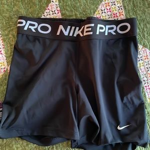 Nike Pro spanx sz large needs a little hemming at the bottom